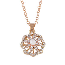 Load image into Gallery viewer, Flowers Studded With Rotary Necklaces And The Necklace Is In Fashion